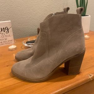 Dolce Vita Booties Size 7